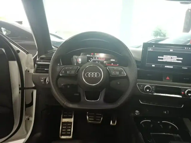 Audi A4L — Фото автомобиля 14