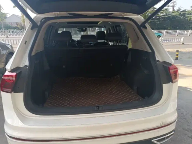 Volkswagen Tiguan L — Фото автомобиля 18