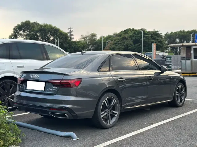 Audi A4L — Фото автомобиля 10