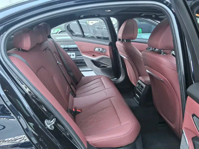 BMW 3 Series — Фото автомобиля 11
