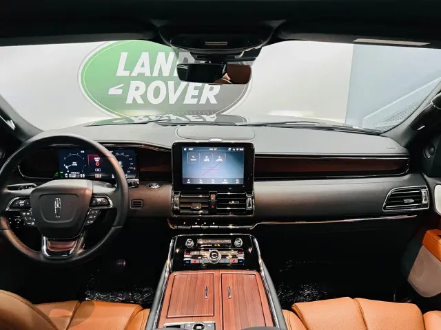 Lincoln Navigator — Фото автомобиля 15