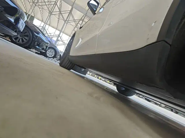 Tesla Model Y — Фото автомобиля 21