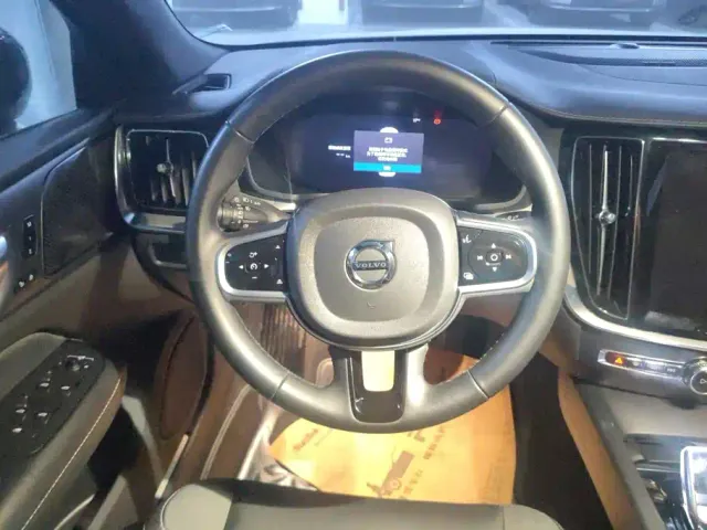Volvo S60 — Фото автомобиля 15