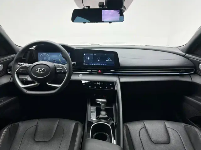 Hyundai Elantra — Фото автомобиля 17