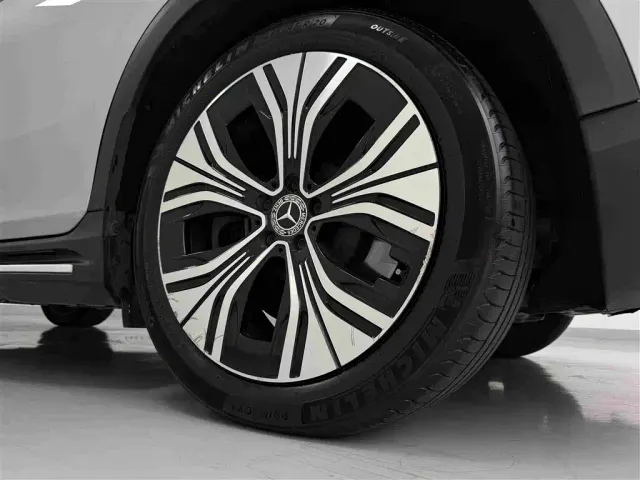 Mercedes-Benz EQE SUV — Фото автомобиля 20