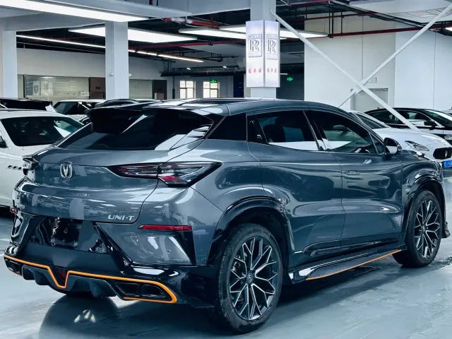 Changan UNI-T — Фото автомобиля 15