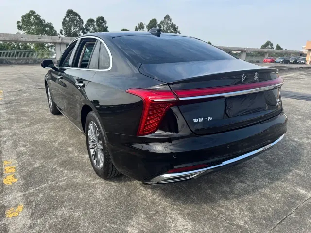 Hongqi H5 — Фото автомобиля 14