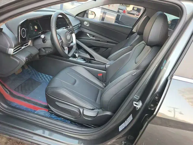 Hyundai Elantra — Фото автомобиля 14
