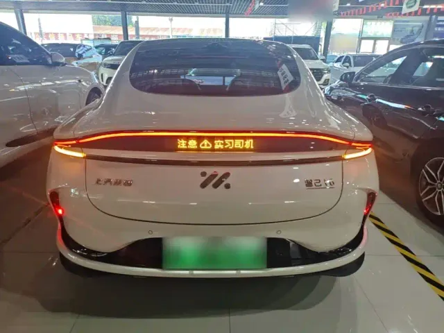 IM Motors L6 — Фото автомобиля 5