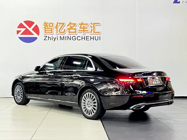 Mercedes-Benz E-Class — Фото автомобиля 12