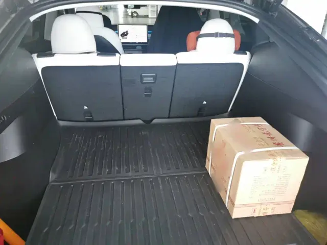 Tesla Model Y — Фото автомобиля 14