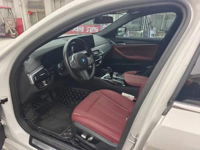 BMW 5 Series — Фото автомобиля 4