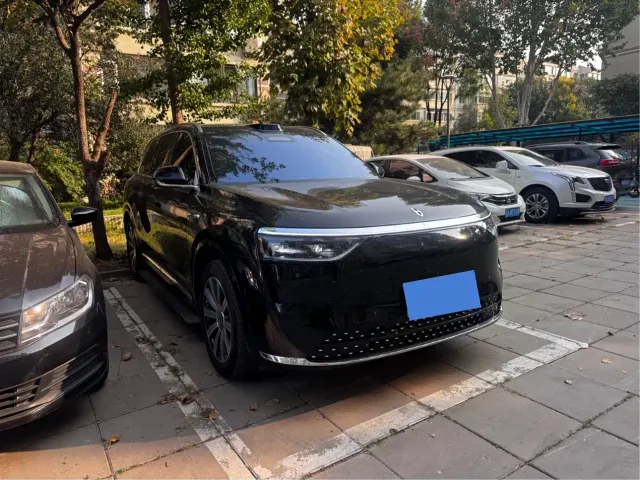 Aito M8 — Фото автомобиля 3
