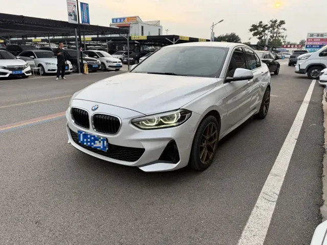Фотография автомобиля — BMW 1 Series