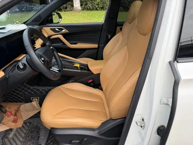Roewe RX5 — Фото автомобиля 8