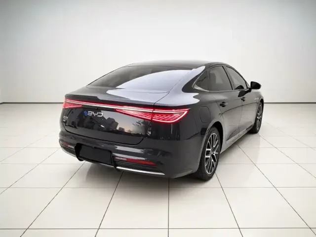 BYD Seal 2024 Glory Edition DM-i 1.5L 121km Luxury — Фото автомобиля 6