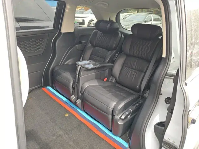 Honda Elysion — Фото автомобиля 16