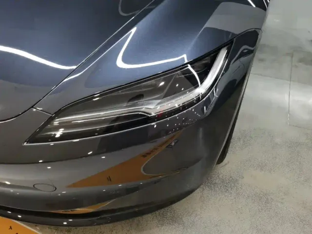 Tesla Model 3 — Фото автомобиля 23