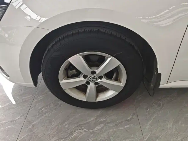 Volkswagen Lavida — Фото автомобиля 22
