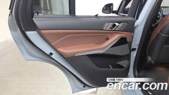 BMW X5 xDrive 40i M Sport — Фото автомобиля 24