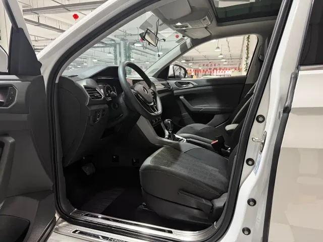Volkswagen T-Cross — Фото автомобиля 9