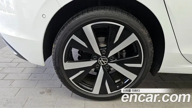 Volkswagen Golf Golf 8 поколение 2.0 TDI Prestige — Фото автомобиля 5