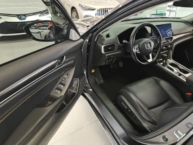 Honda Accord — Фото автомобиля 15