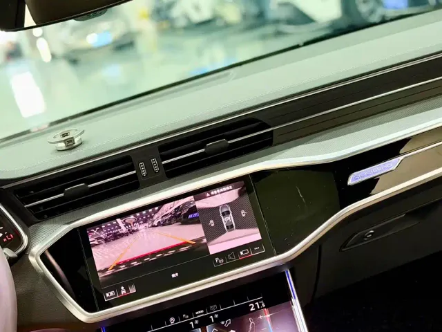 Audi A7L — Фото автомобиля 5