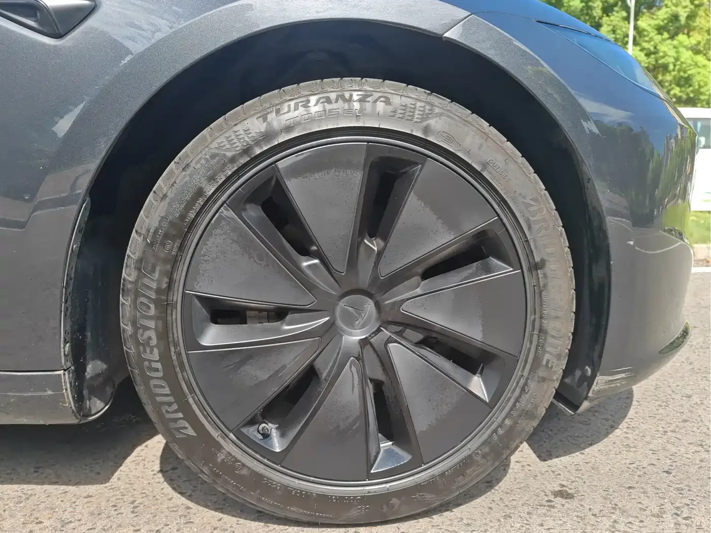 Tesla Model 3 2025 Model Rear-Wheel Drive Edition — Фото автомобиля 21