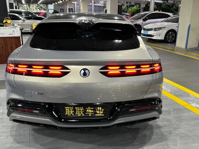 Denza Z9GT — Фото автомобиля 12