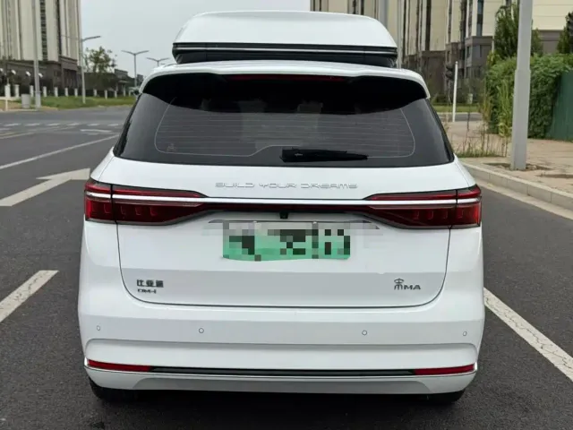 BYD Song MAX — Фото автомобиля 8