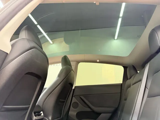 Tesla Model Y — Фото автомобиля 18