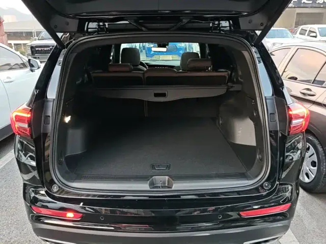 Buick Envision Plus — Фото автомобиля 18
