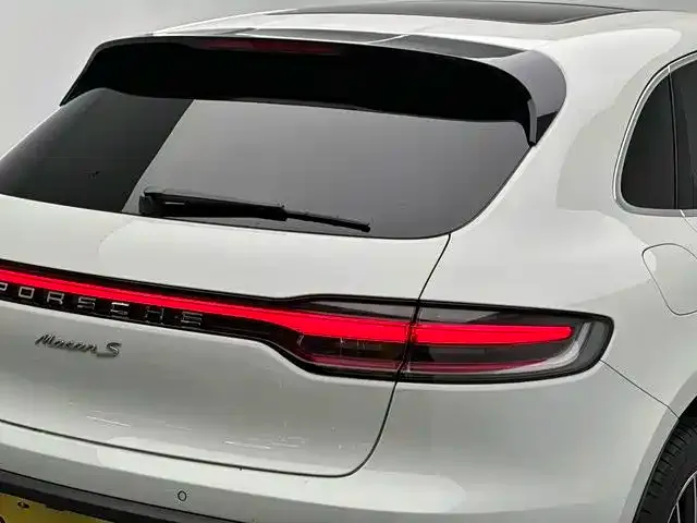 Porsche Macan — Фото автомобиля 16
