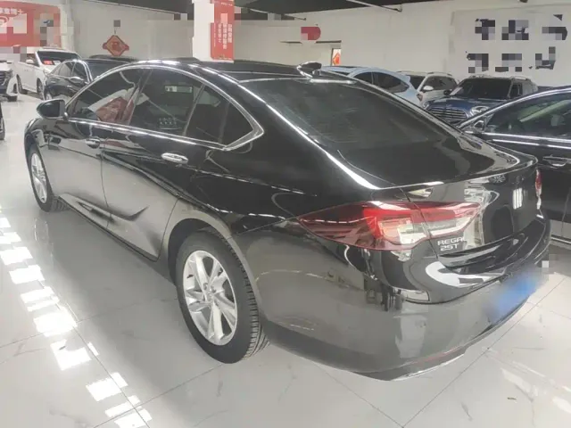 Buick Regal — Фото автомобиля 4