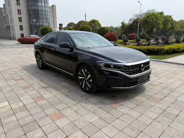 Volkswagen Passat — Фото автомобиля 2