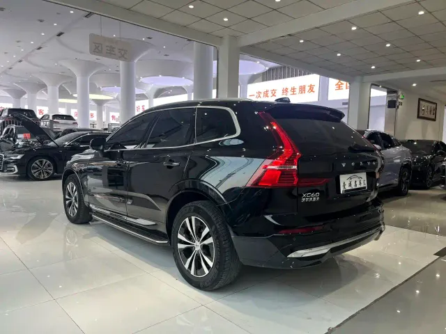 Volvo XC60 — Фото автомобиля 7