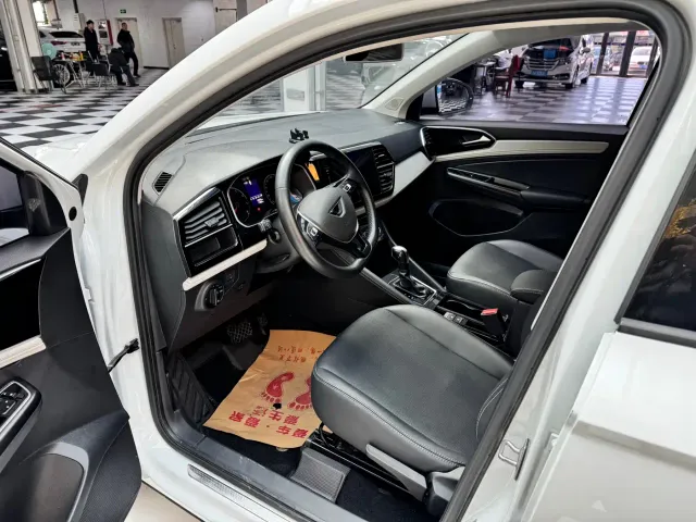 Jetta VS5 — Фото автомобиля 10