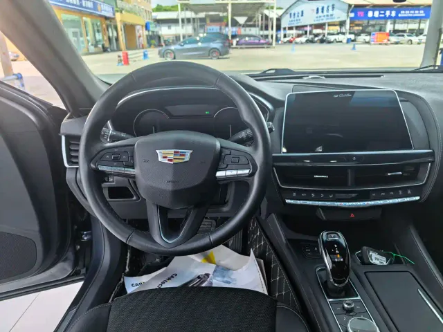 Cadillac CT5 — Фото автомобиля 10