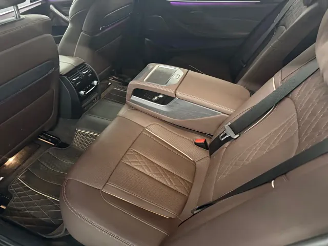 BMW BMW 5 Series 2023 530Li Premium M Sport Package — Фото автомобиля 8