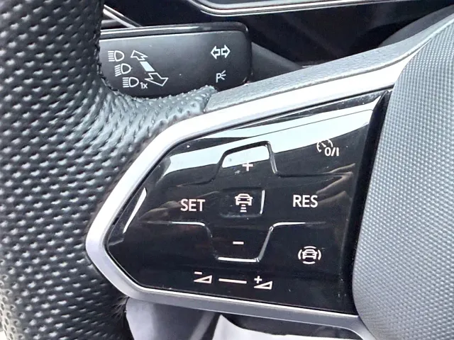 Volkswagen Passat — Фото автомобиля 11