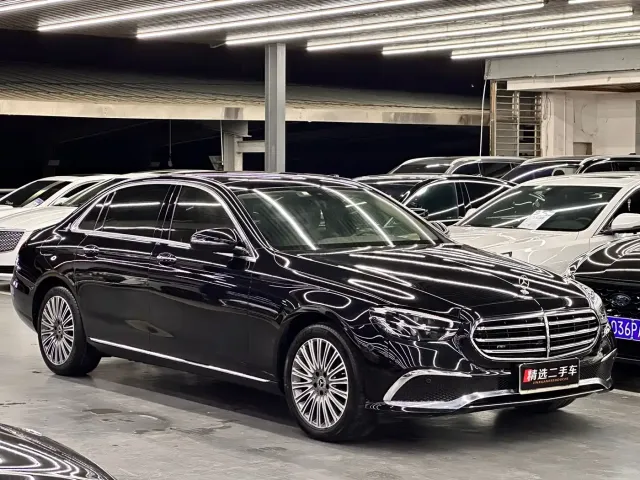 Mercedes-Benz E-Class — Фото автомобиля 2
