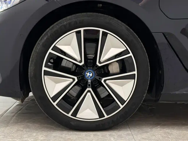 BMW i3 — Фото автомобиля 19