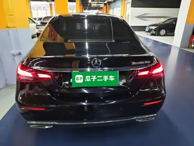 Mercedes-Benz E-Class — Фото автомобиля 5