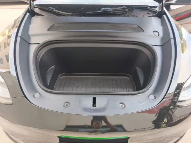 Tesla Model Y — Фото автомобиля 19