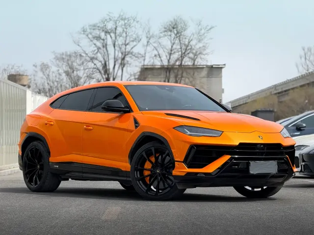 Lamborghini Urus — Фото автомобиля 3