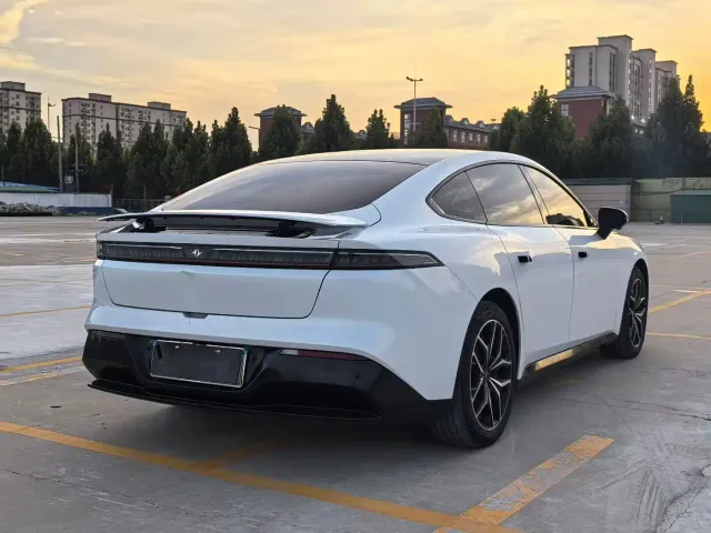 Dongfeng eπ 007 — Фото автомобиля 9