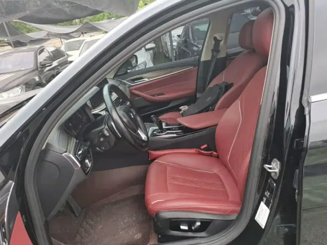 BMW 5 Series — Фото автомобиля 14