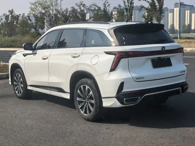 Changan CS75 Plus — Фото автомобиля 9