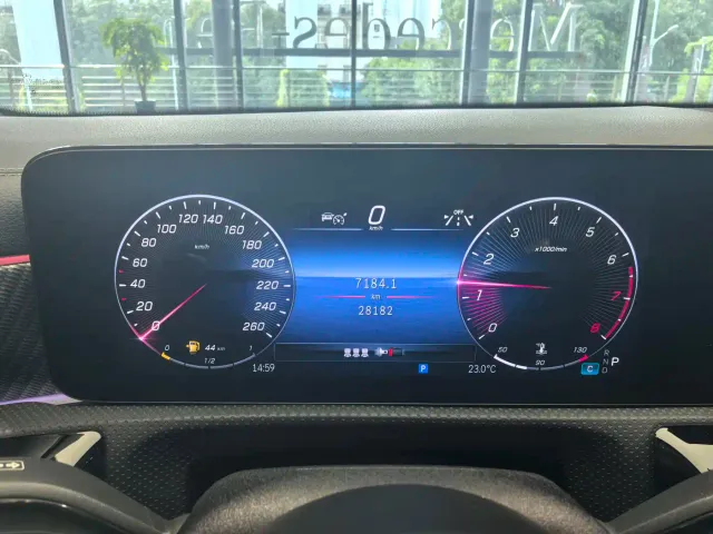 Mercedes-Benz A-Class — Фото автомобиля 8